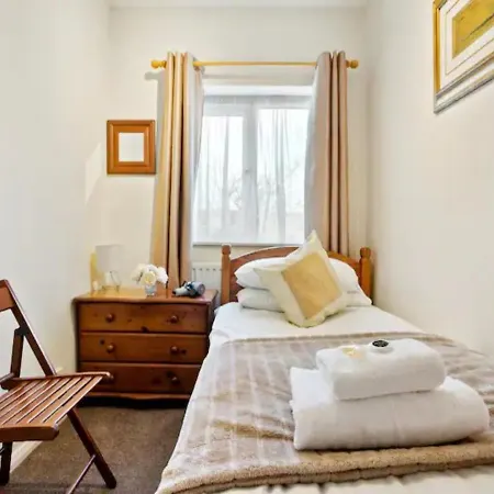 Pass The Keys Wonderfully Cosy Family Casa de Férias