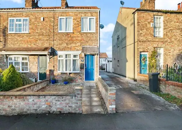 Pass The Keys 55 Heworth Village Wonderfully Cosy Family In * York