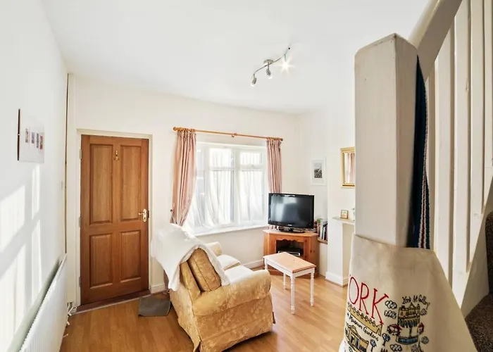 Pass The Keys 55 Heworth Village Wonderfully Cosy Family In * York