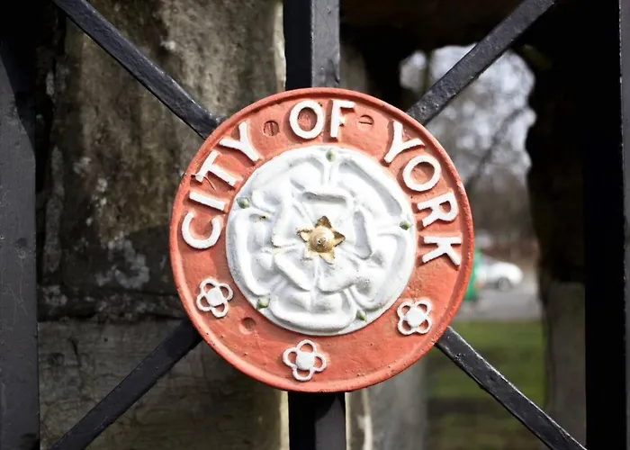 Pass The Keys 55 Heworth Village Wonderfully Cosy Family In York