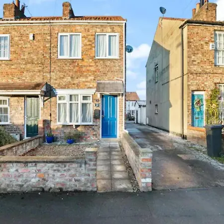 Pass The Keys 55 Heworth Village Wonderfully Cosy Family In * יורק